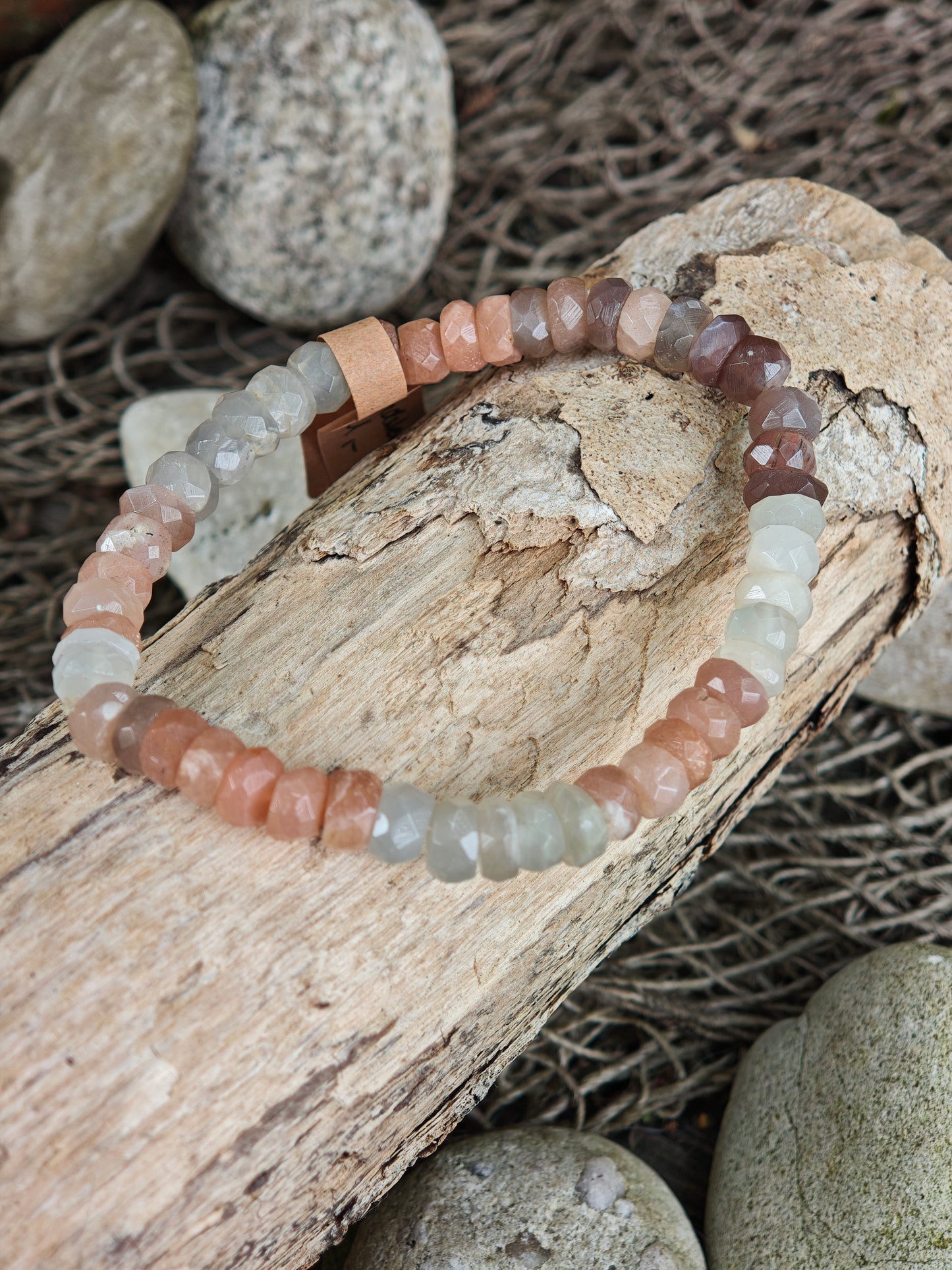 Mondstein mehrfarbig Armband facettiert