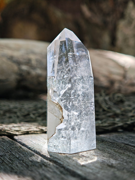 Bergkristall Spitze klar mit Einschlüssen