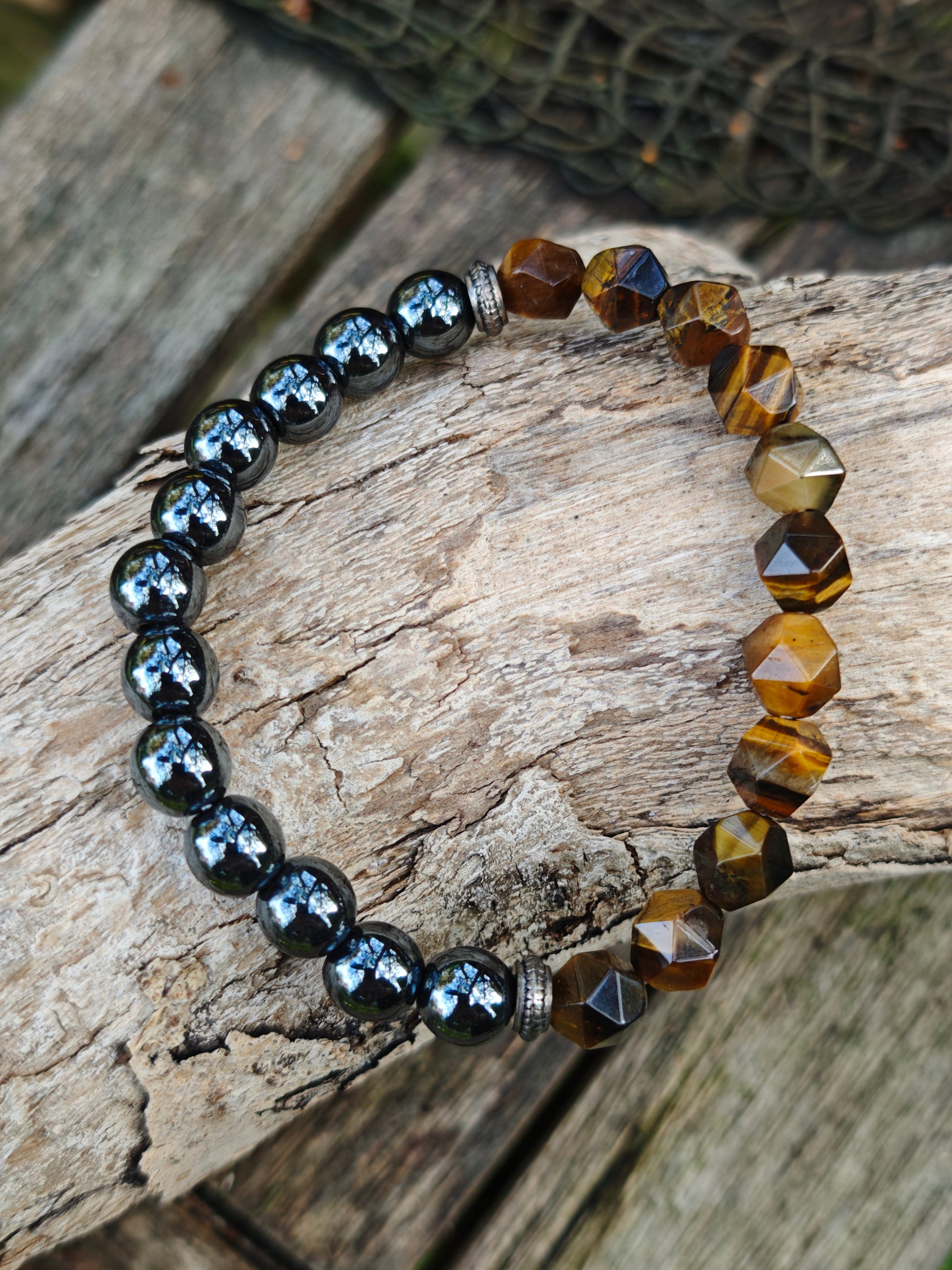 Armband mit facettierten Tigerauge-Perlen & Hämatit