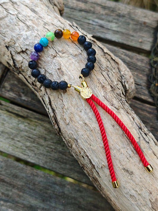 18K vergoldetes Edelstein-Schnurarmband mit Lavastein & Chakra-Steinen – verstellbar