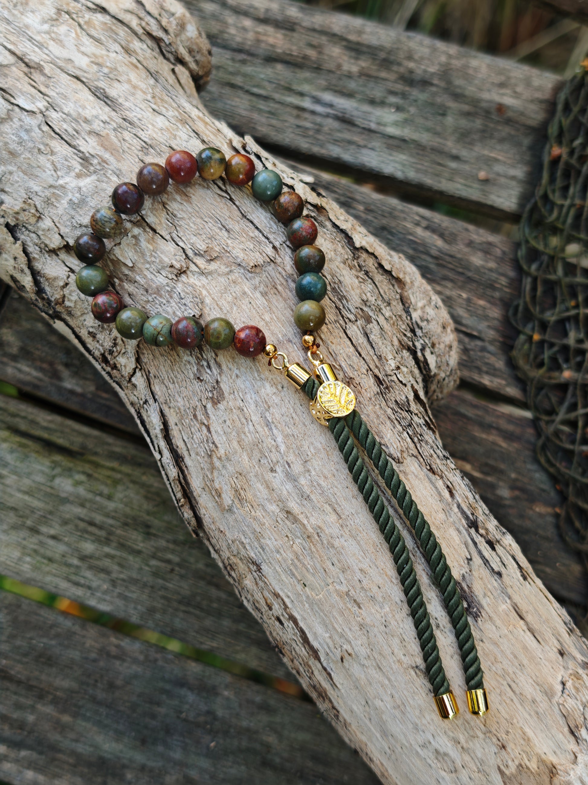 18K vergoldetes Edelstein-Schnurarmband mit Picasso Jaspis – verstellbar