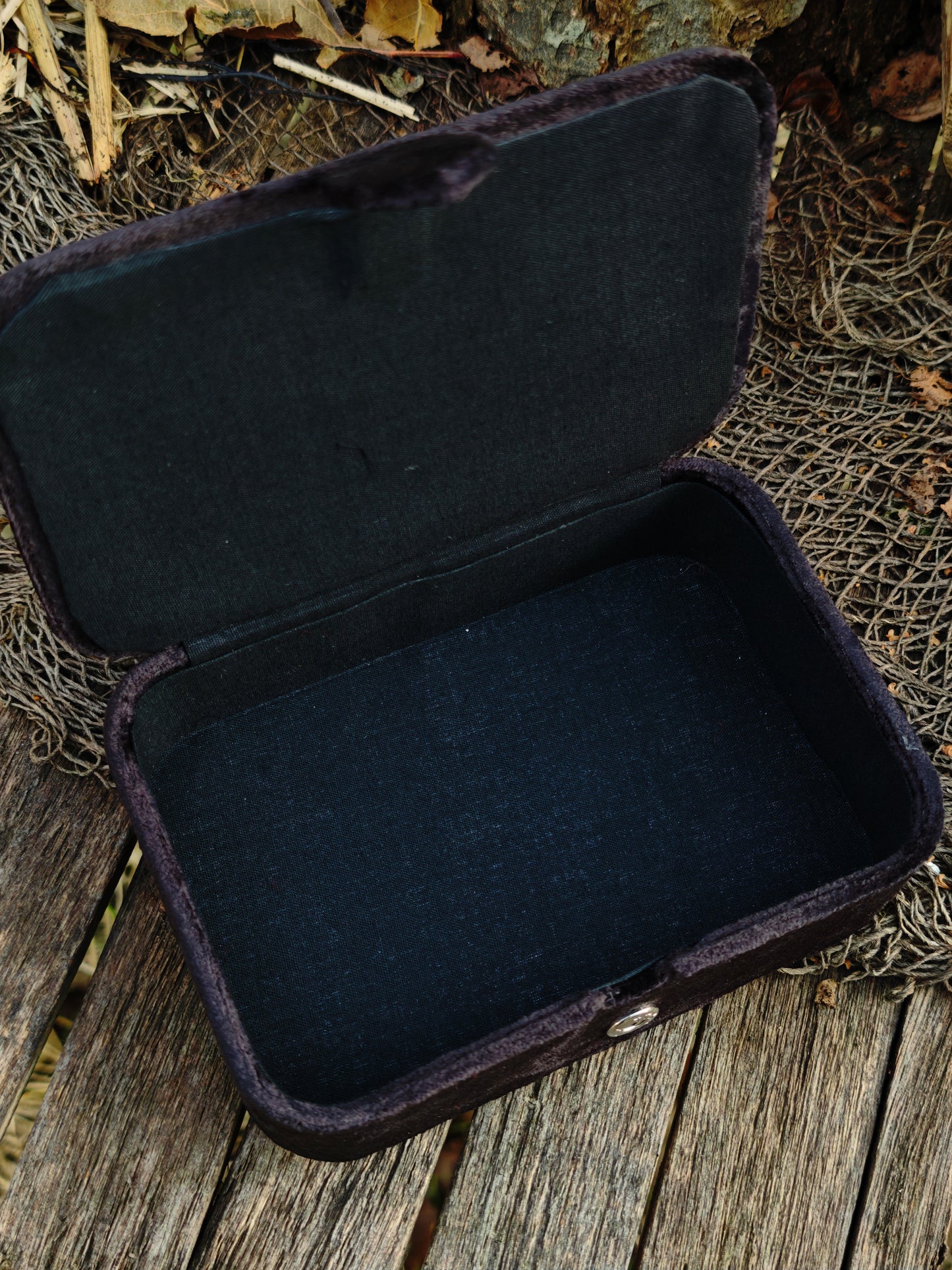 Schmuck- & Tarotkästchen „Mondphasen“ aus schwarzem Samt