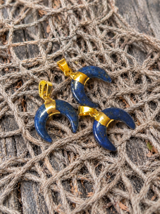 Lapislazuli Anhänger in Halbmondform