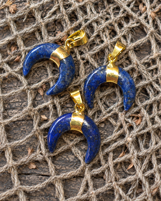 Lapislazuli Anhänger in Halbmondform