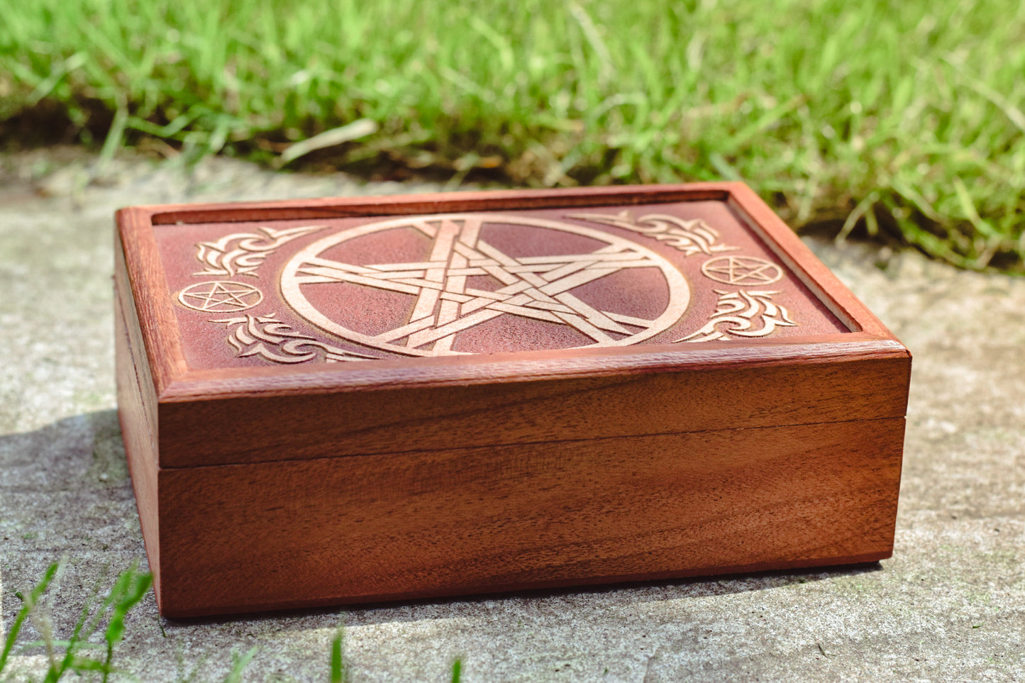 Tarotbox Pentagramm aus Akazienholz