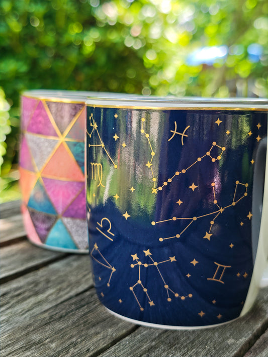 Teetasse mit Sieb – Sternzeichen‑Edition