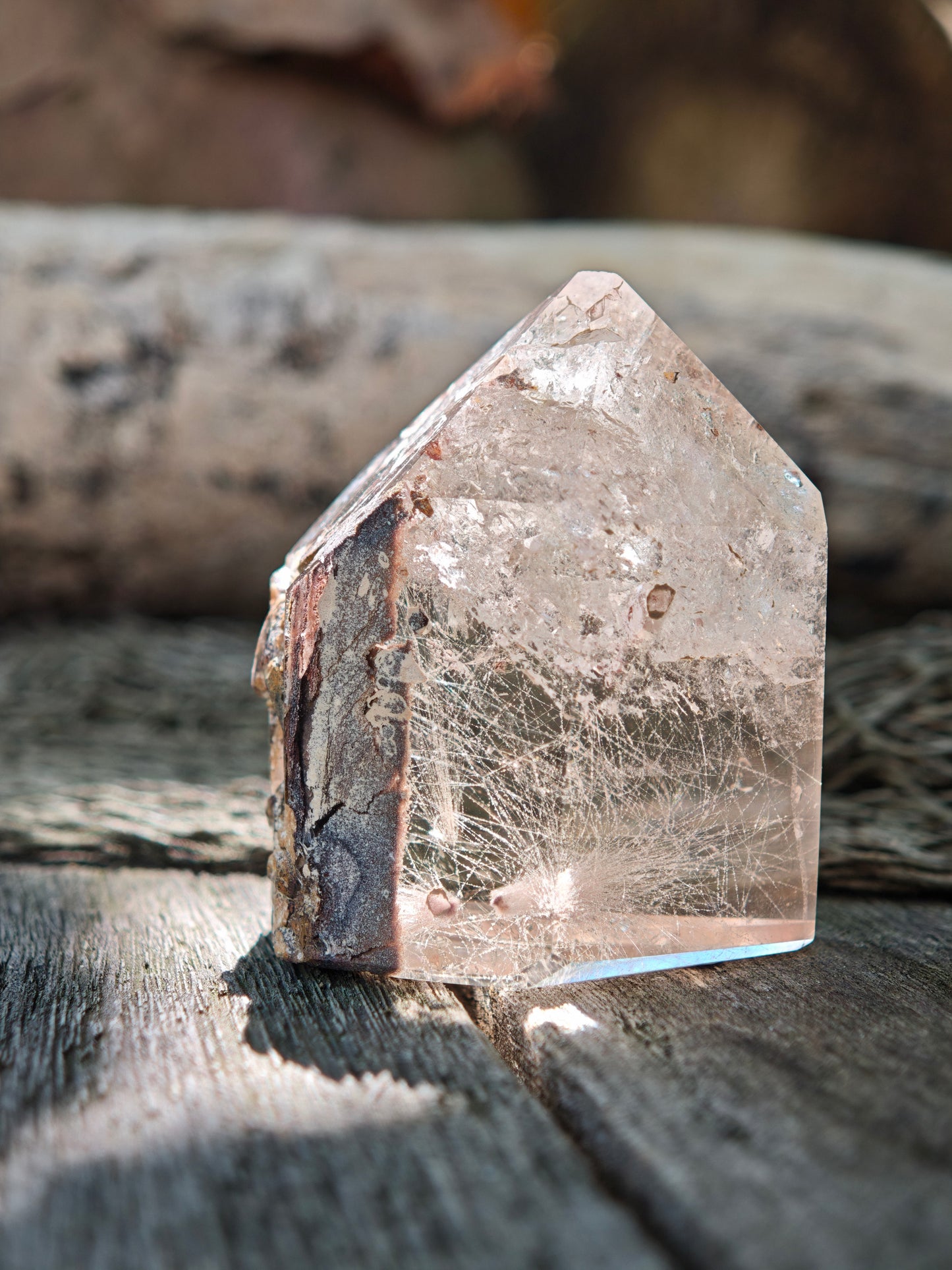 Rutilquarz Spitze mit rötlich-goldenen Einschlüssen