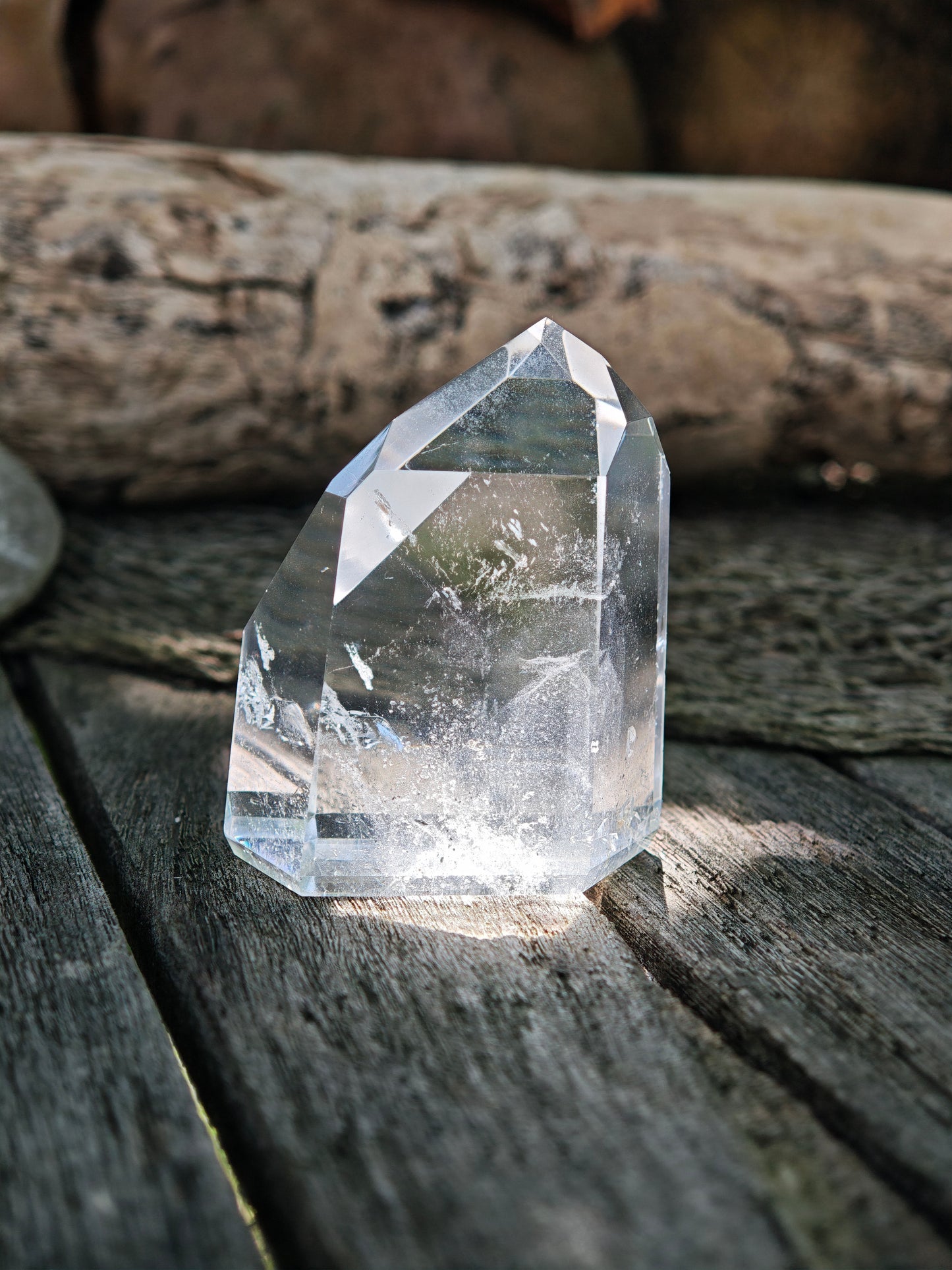 Klare Bergkristallspitze mit Einschlüssen