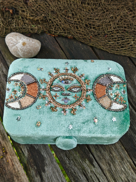 Tarotbox Samt-Mint mit Mondphasen