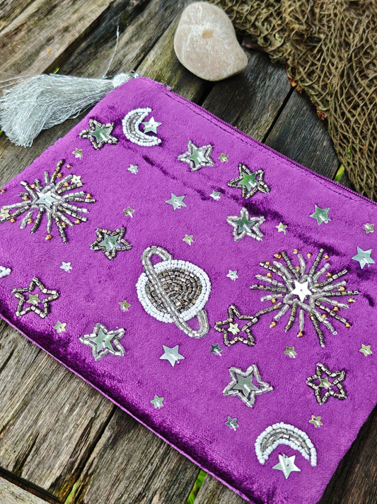 Samt‑Mäppchen Lila mit Galaxie