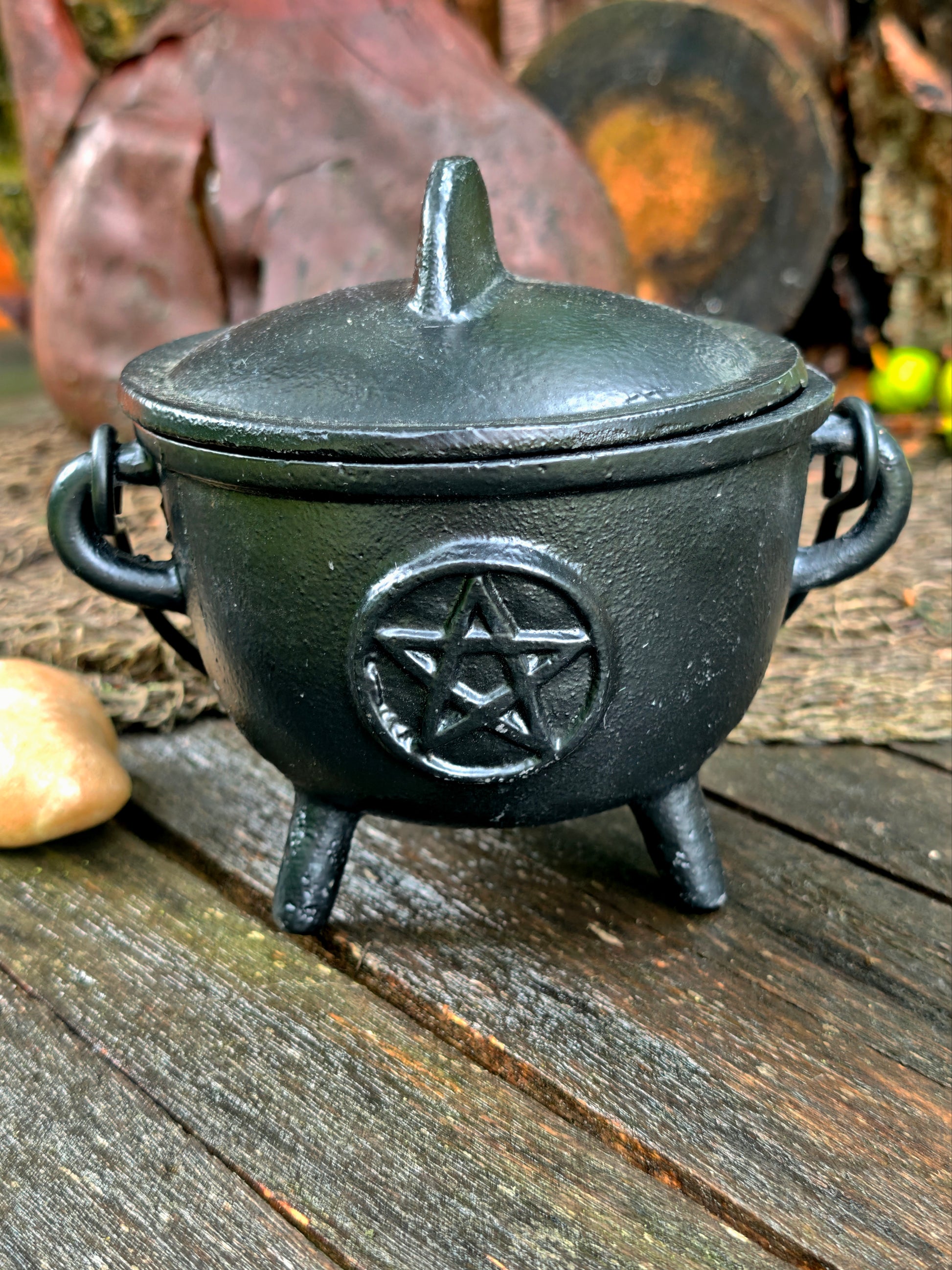 Hexenkessel aus Gusseisen