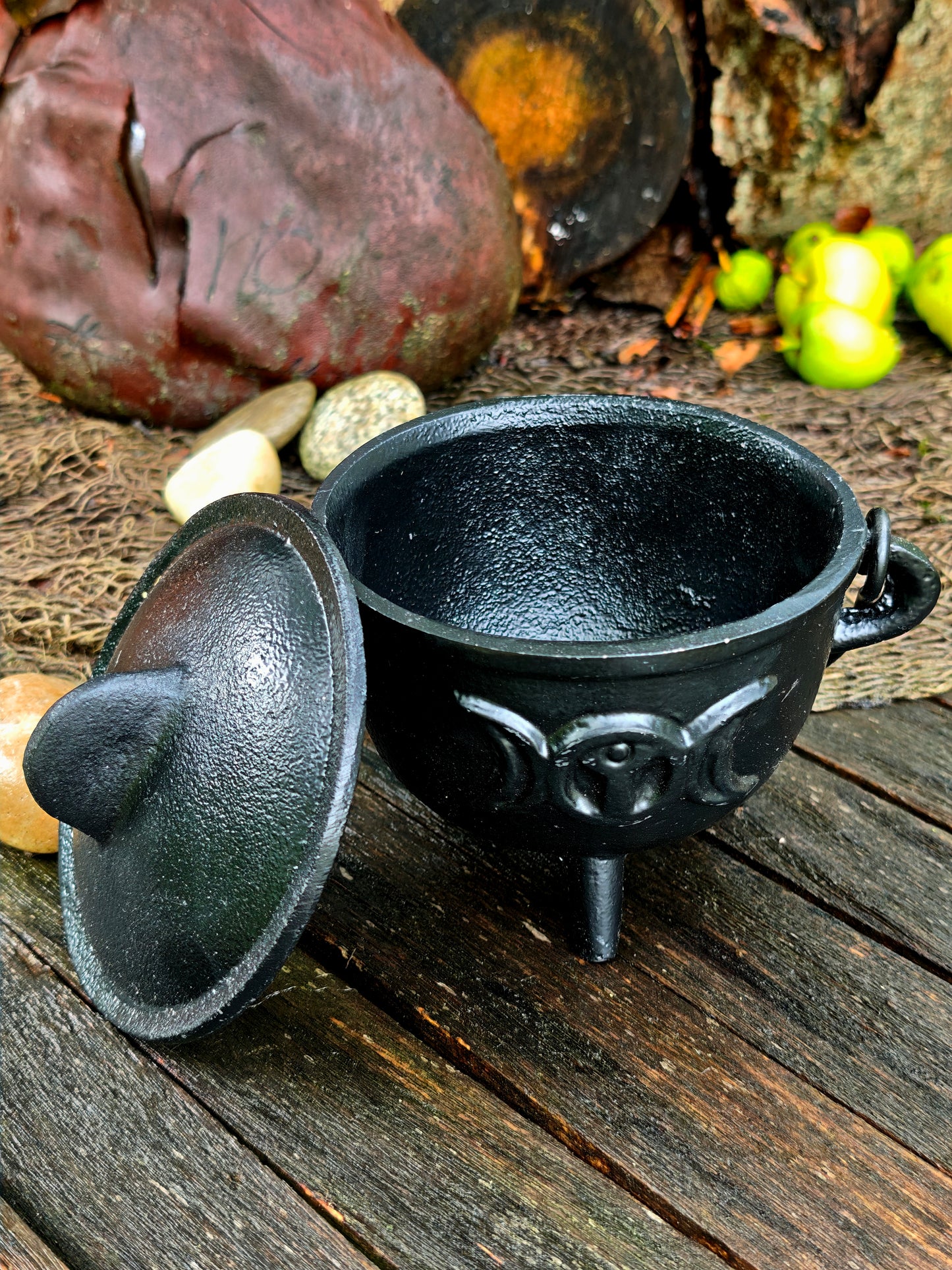 Hexenkessel aus Gusseisen