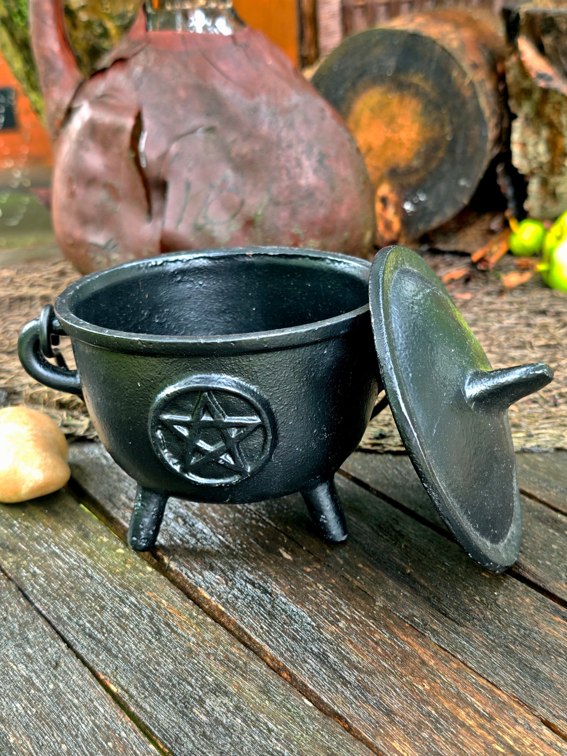 Hexenkessel aus Gusseisen