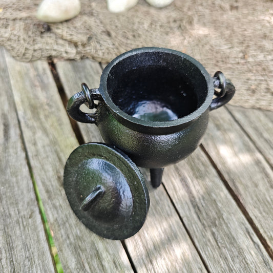 Hexenkessel aus Gusseisen – mittelgroß