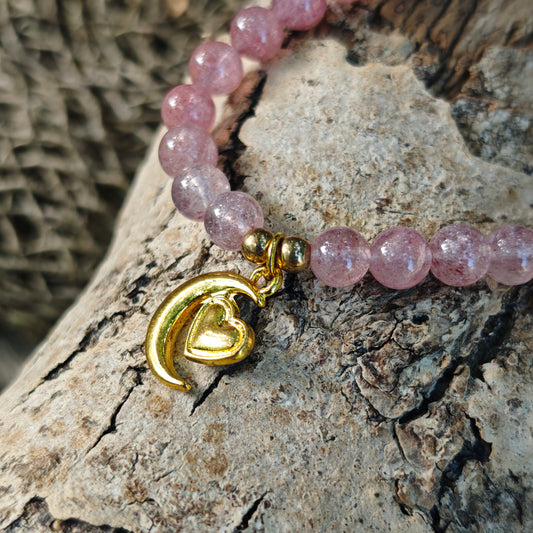 Erdbeerquarz Armband mit Herz- & Mond-Anhänger