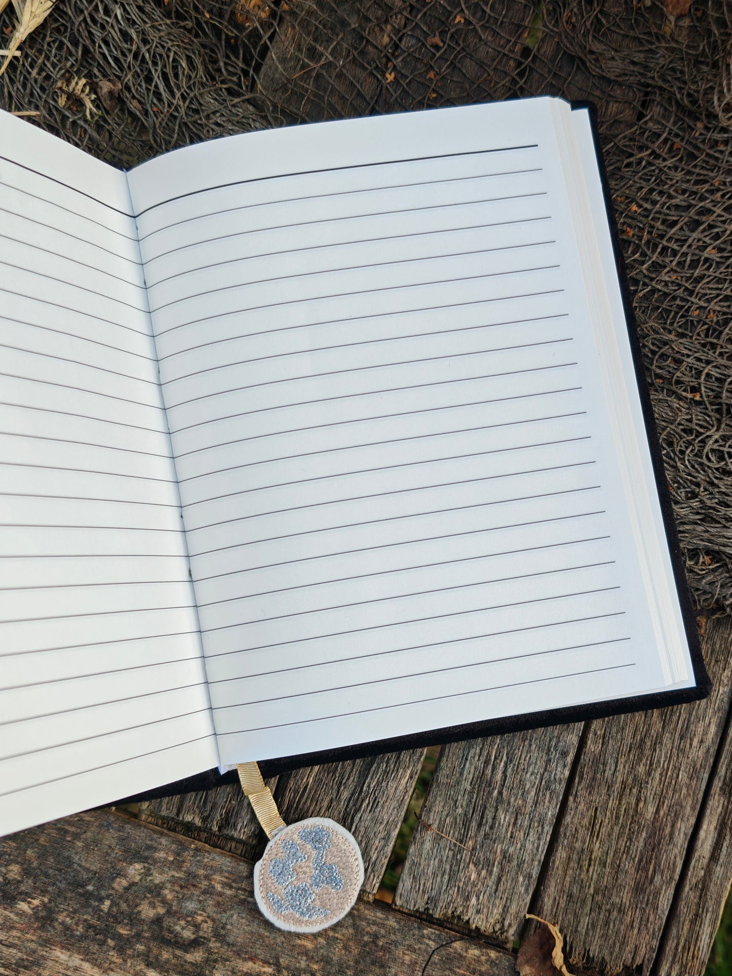 Notizbuch „Mondphasen“ aus schwarzem Samt