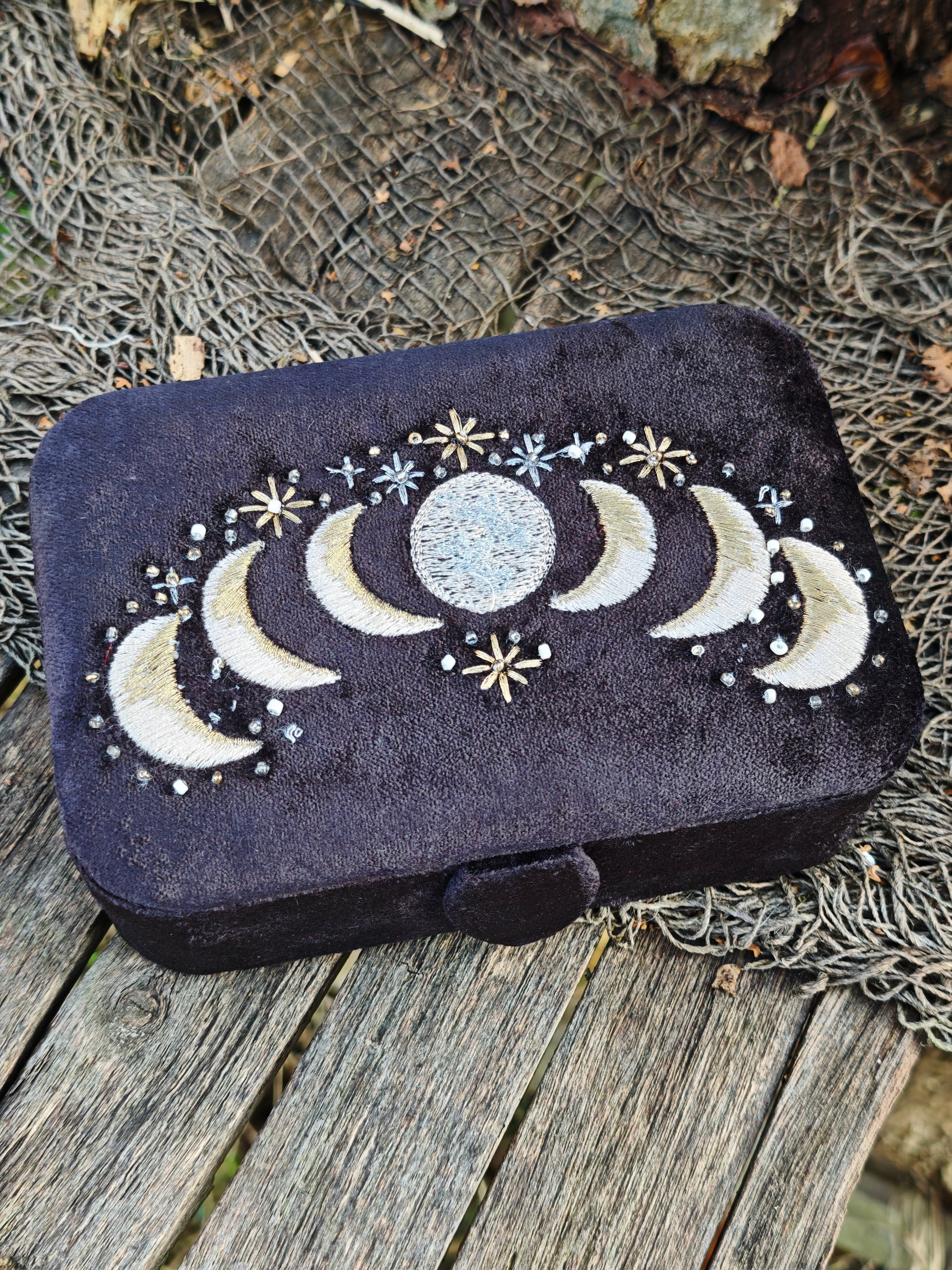 Schmuck- & Tarotkästchen „Mondphasen“ aus schwarzem Samt