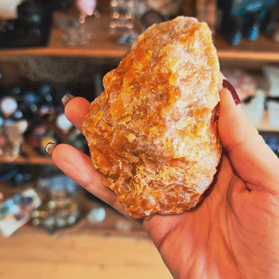 Orangencalcit Rohstein poliert